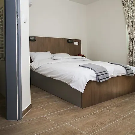 Varad Hostel