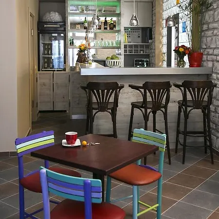 Varad بيت شباب