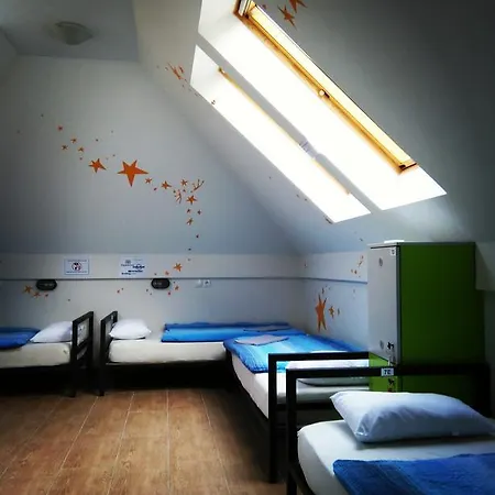 Varad Hostel *